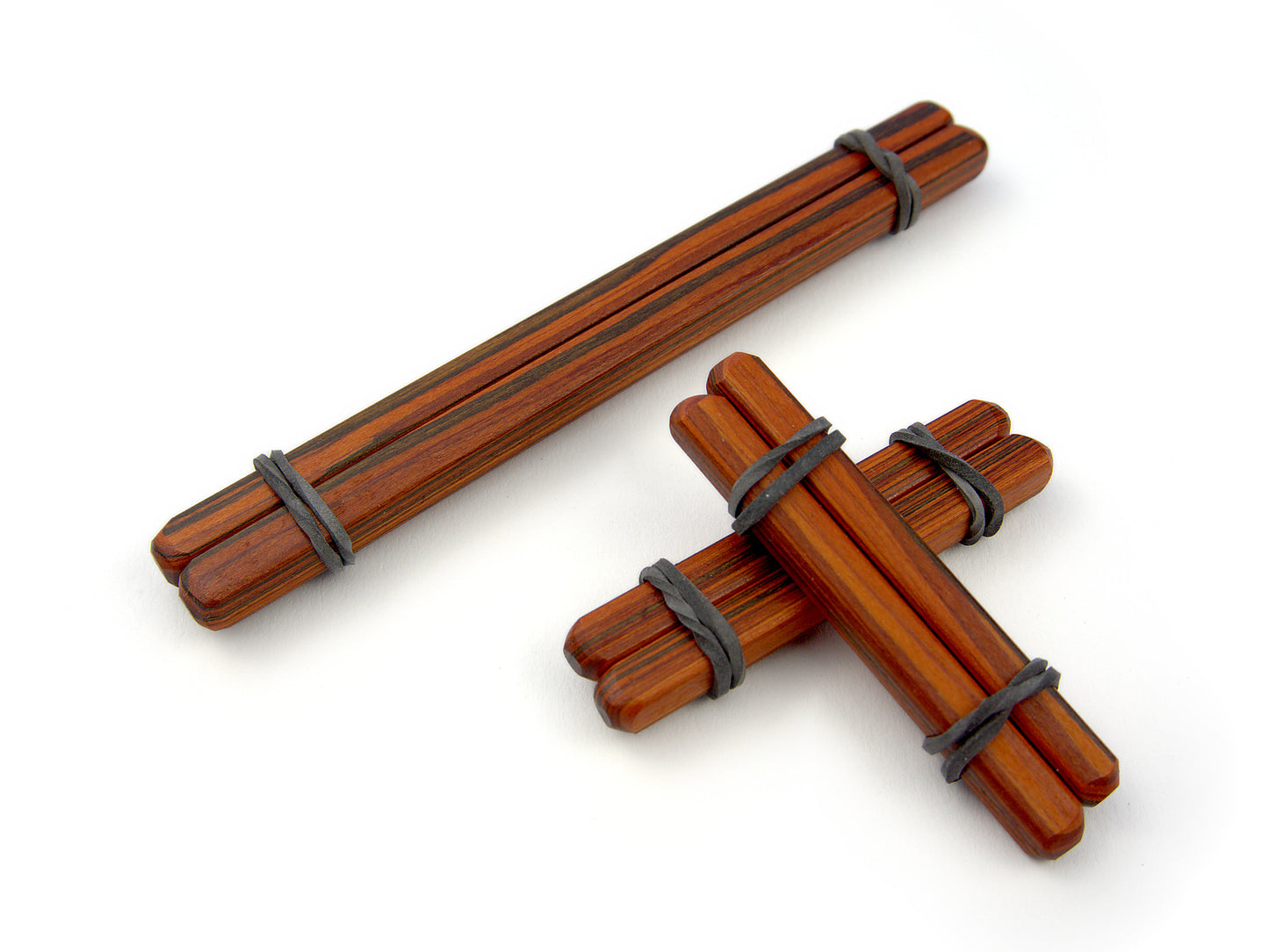 Klemmenset aus in warmem Braun mit Nippelklemmen und Zungenklemme