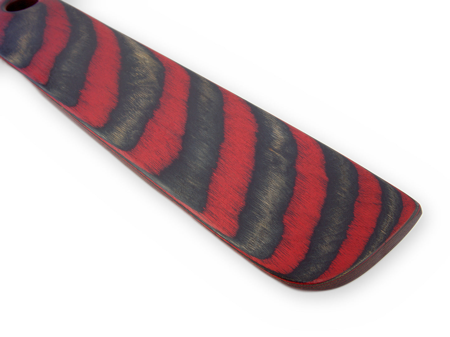 Glatte Rückseite des breiten Holz-Paddles in Rot und Schwarz