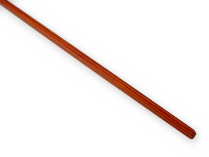 Vorderer Bereich des schmalen orangefarbenen Stocks